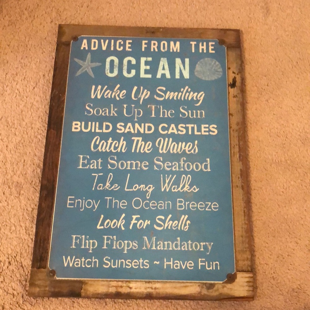 Metal authentic distressed Hawaiian sign! 🌺